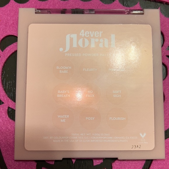 Colourpop 4Ever Floral eyeshadow palette - Picture 4 of 4